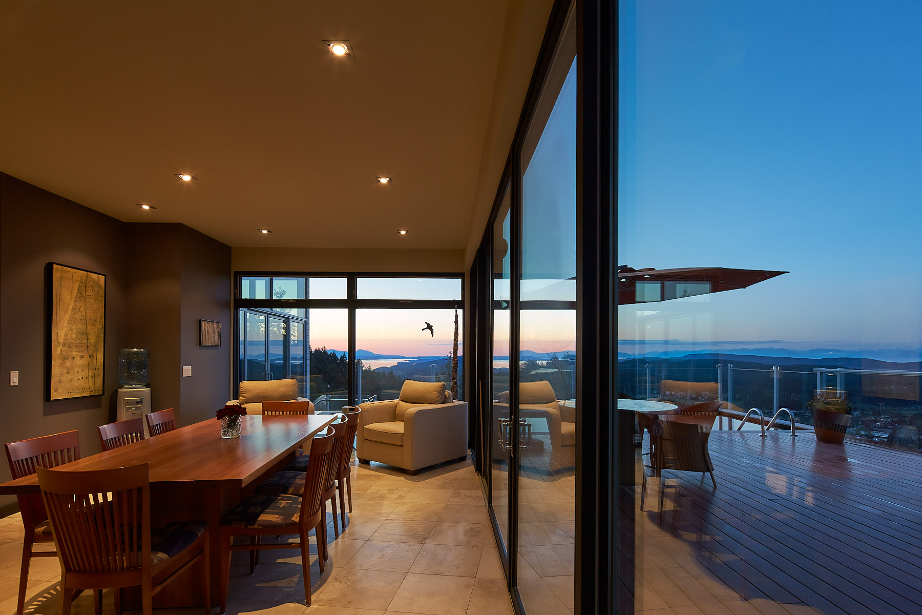 Interior/Exterior (real estate) ©johncameron2.mydev.ca